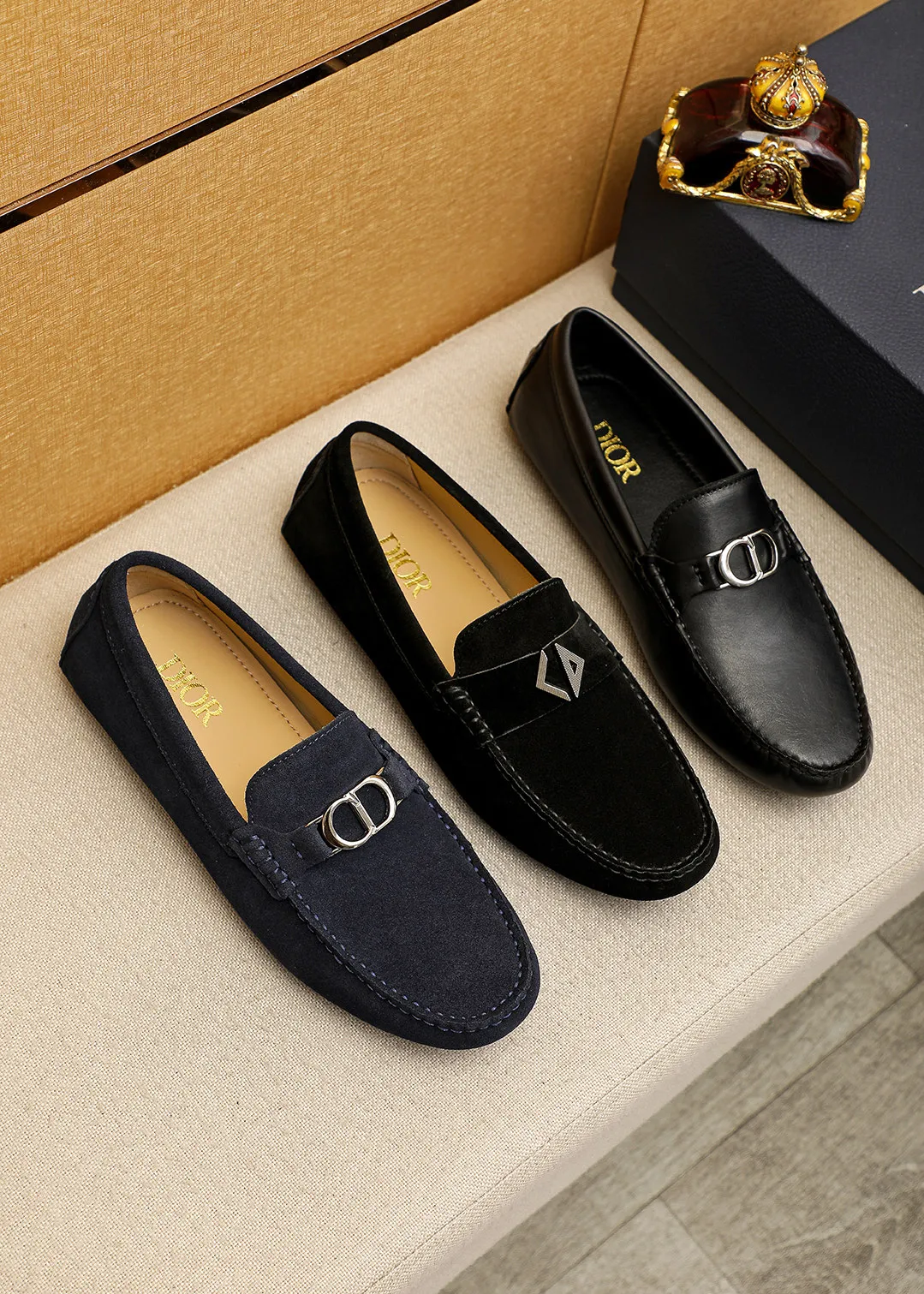 Men's shoes 💰420 💐 Product trademark: Dior "Dior" Doudou shoes Regular size: 38-44 (45🉑️customized) Product materials: Selected Italian imported first-layer frosted cowhide upper + luxury hardware buckle, imported water-dyed sheep 🐑 leather lining. Strong three-dimensional visual effect, original outsole color: 3⃣️colors🉑️select